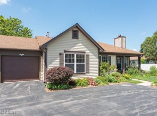 1827 Appaloosa Dr, Naperville, IL 60565