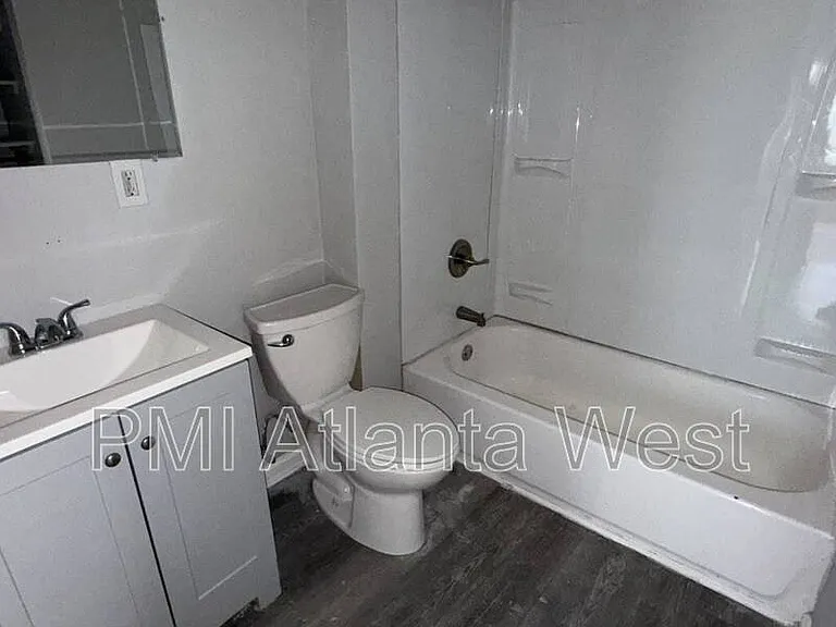 265 Lawton St SW — Photo 6