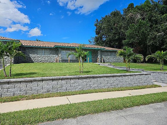 2nd image of 3670 Buttonwood Dr