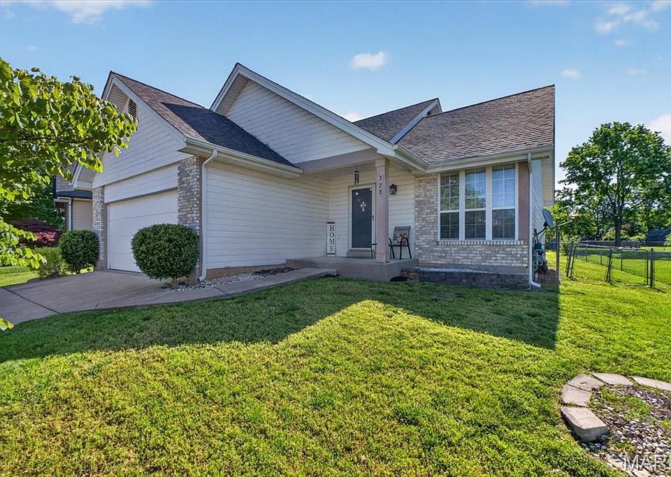 1st image of 328 Bristol Pl