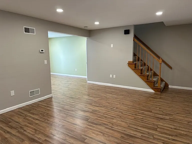 335 Cindy Dr — Photo 2
