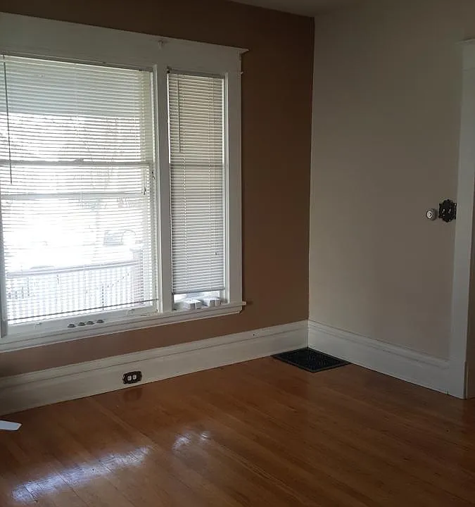 311 Fuller Ave SE #1