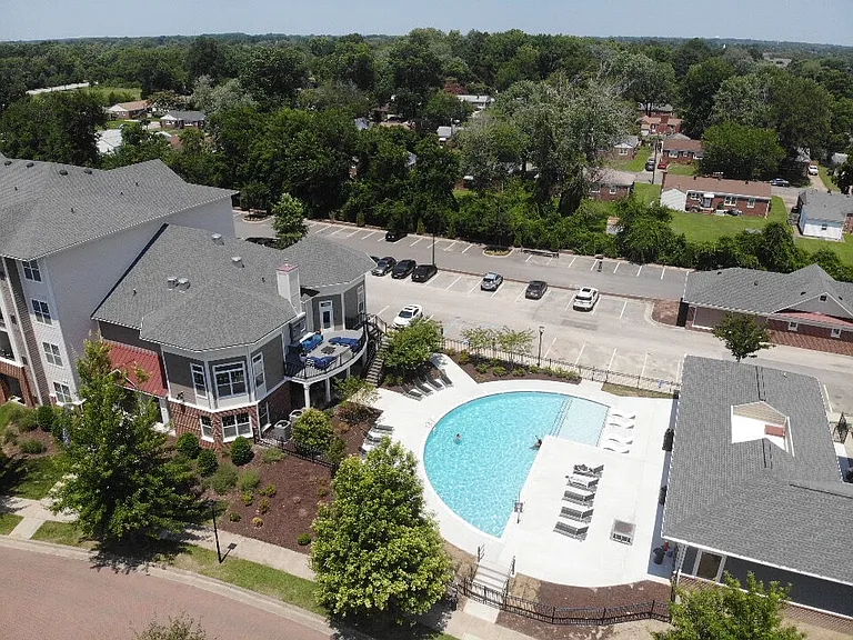 Pinnacle Apartments — Photo 18