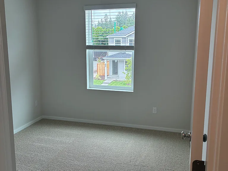1104 SE 193rd Pl — Photo 8