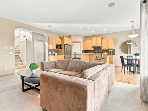 112 S Eversyde Way SW, Calgary, AB T2Y 4V5