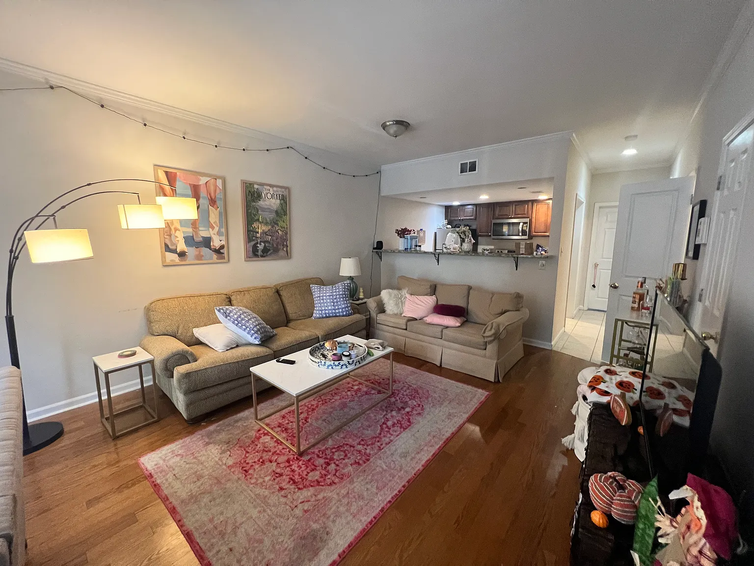 4 bed, 1696 sqft, $4,300 — Photo 3