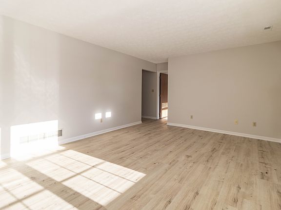 4th image of 212 Rosemarie Dr #11
