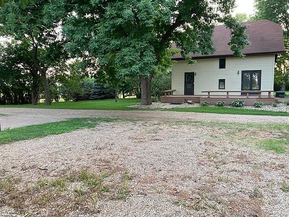 2nd image of 47274 272nd St