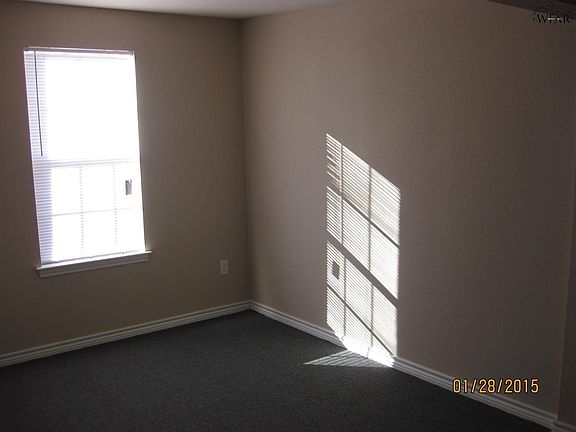 4th image of 1107 N Beverly Dr