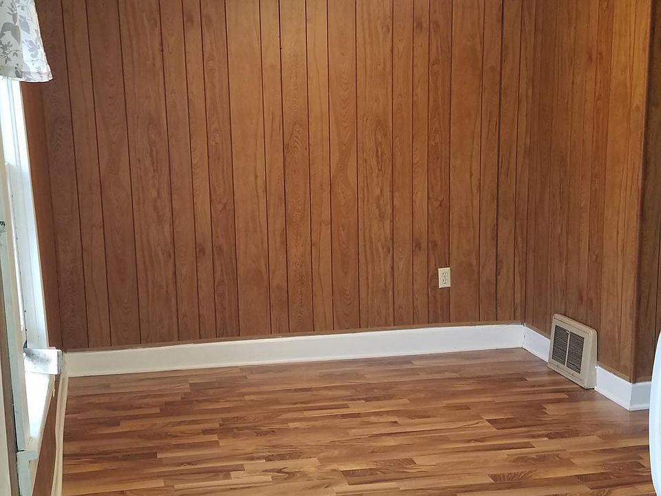 living room area off of the kitchen