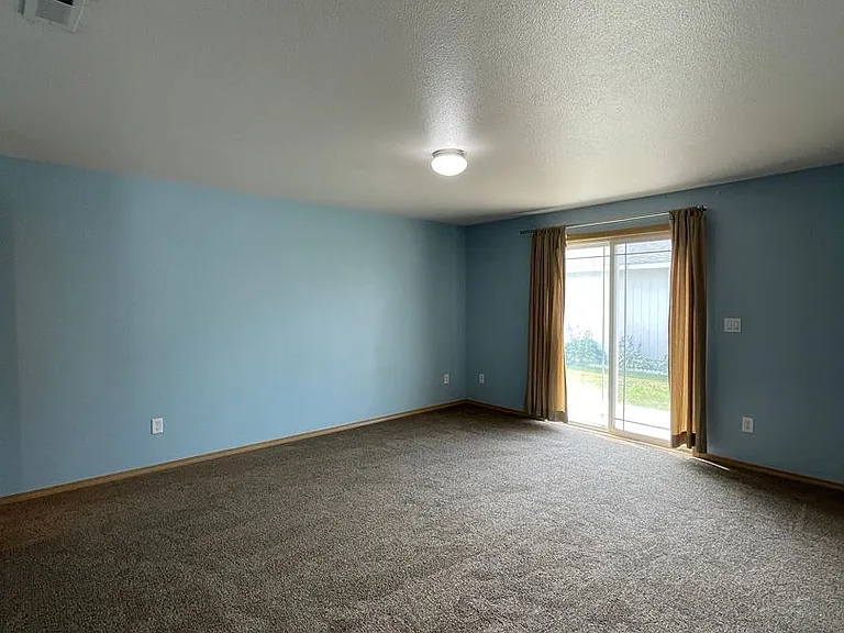 1900 Leanne Ave — Photo 23