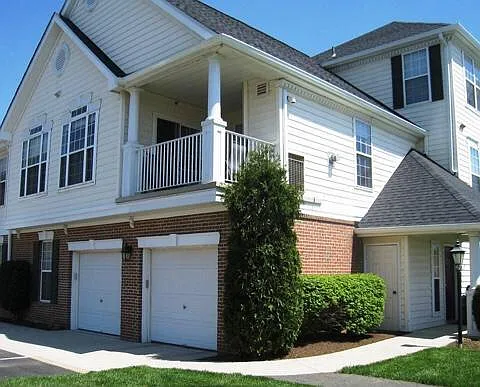 25260 Lake Shore Sq #205 — Photo 2