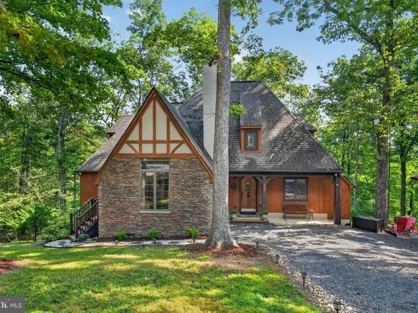 144 Connie Rd, Basye, VA 22810