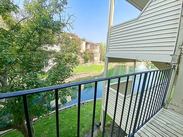 182 Waters Edge Dr #201 — Photo 16
