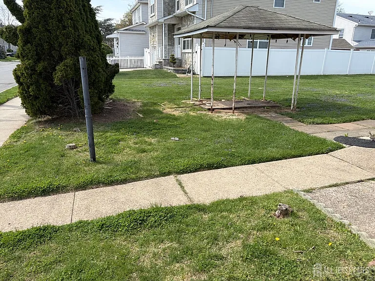 123 Heald St #F2 — Photo 9