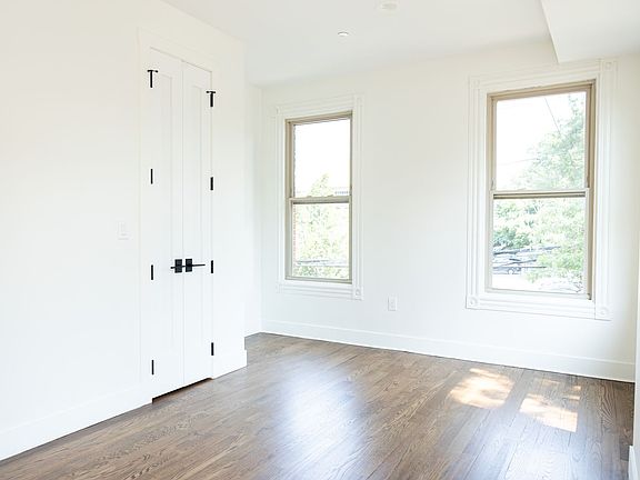 4th image of 60-62 Trumbull St #62-1
