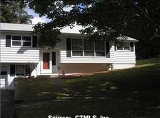 35 Green Briar Rd, Norwich, CT 06360