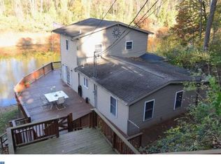 957 Pine Heights Rd, Reading, PA 19605