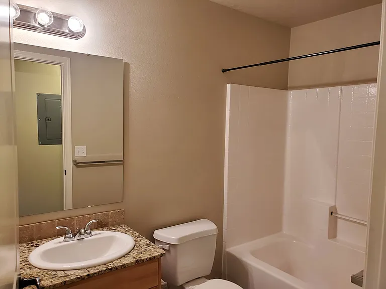 1535 W Alexandra Ln — Photo 10