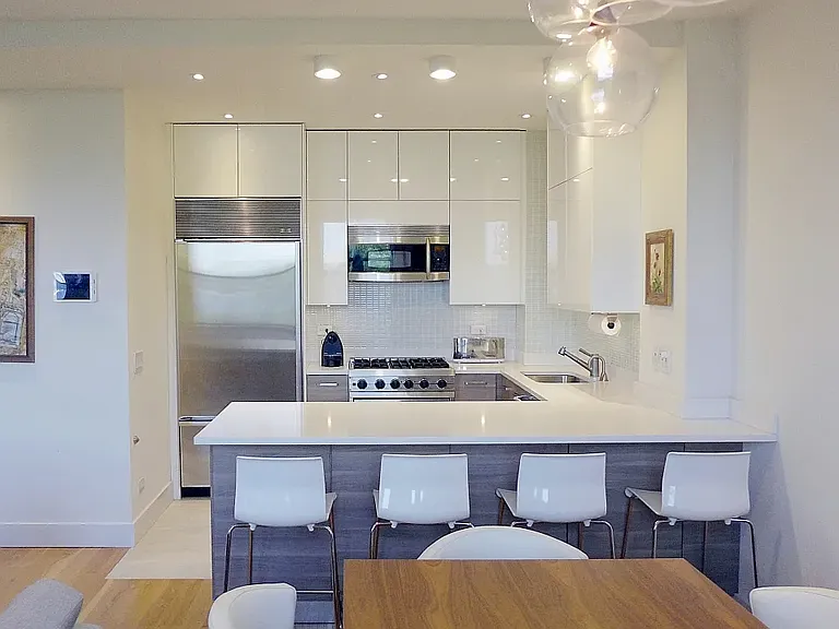 706 Riverside Dr #6D — Photo 3