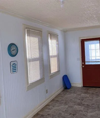 145 Clara St — Photo 5