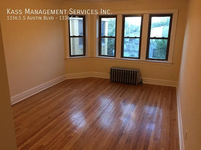 1336.5 S Austin Blvd #D — Photo 3