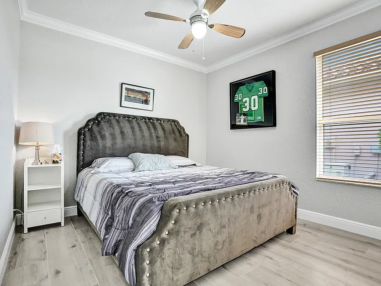 304 NW Bayside Ct — Photo 43