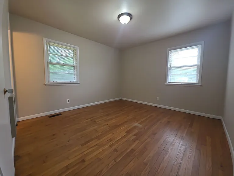 4504 Sparkman Dr NW — Photo 8