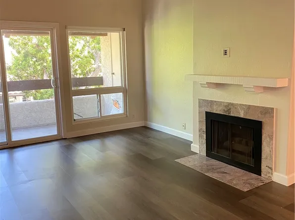 21372 Brookhurst St, Huntington Beach, CA 92646