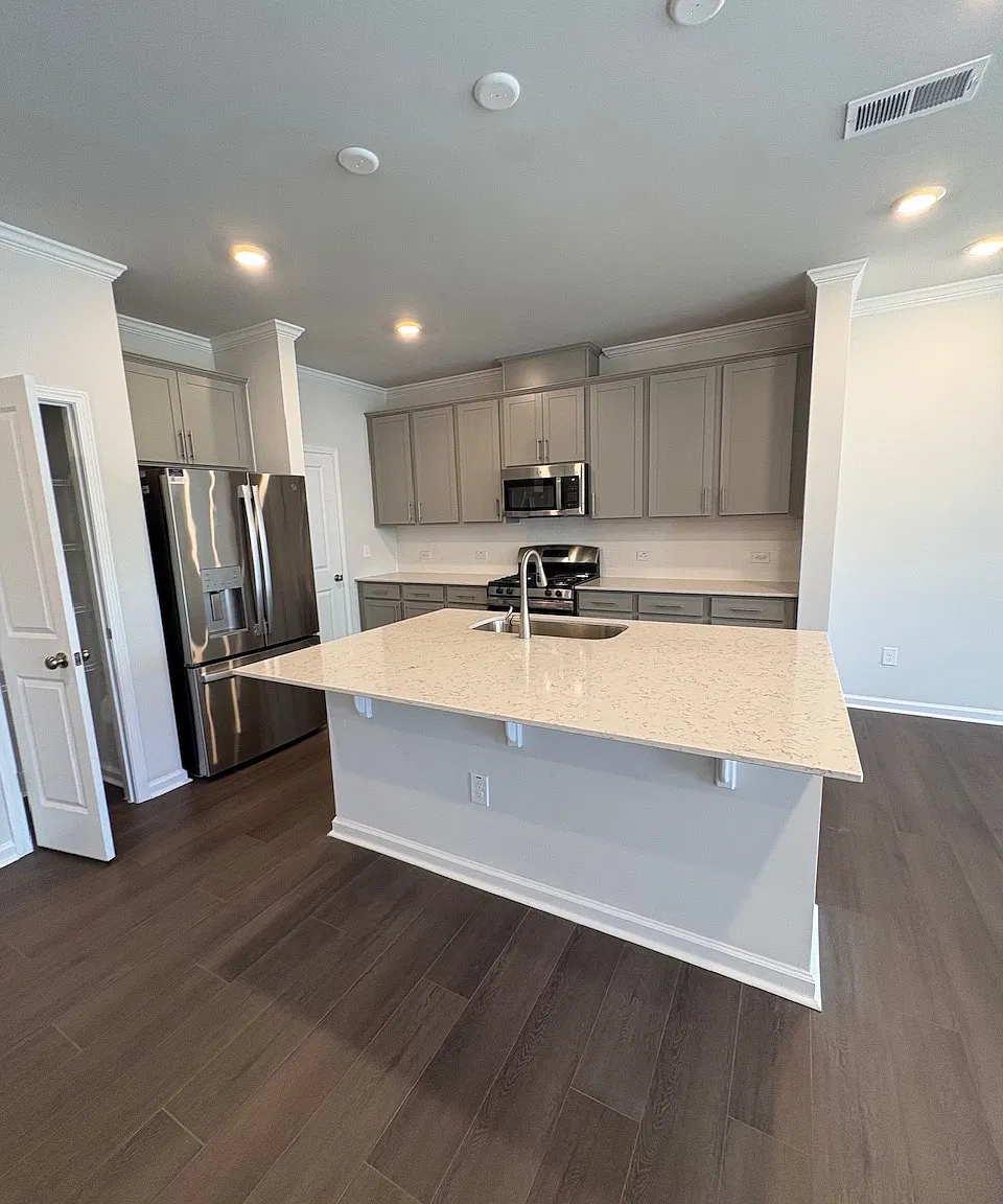 3 bed, 2.5 bath, 1792 sqft, $2,150 — Photo 4