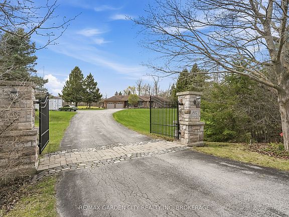 4th image of 802 Sawmill Rd