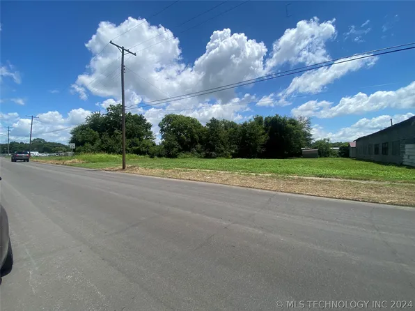 N 3rd St, Muskogee, OK 74401