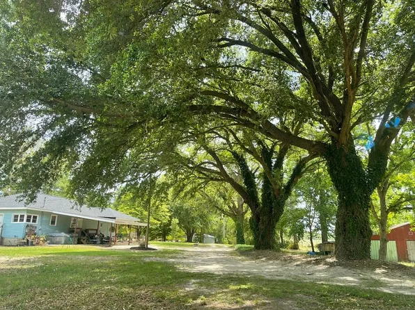 2901 Bethune Rd, Bethune, SC 29009
