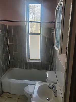 3rd image of 435 Prospect Pl Floor 2