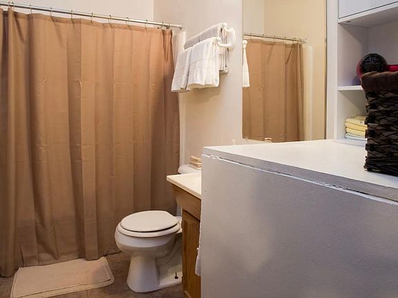3rd image of 318 W Hall St #B