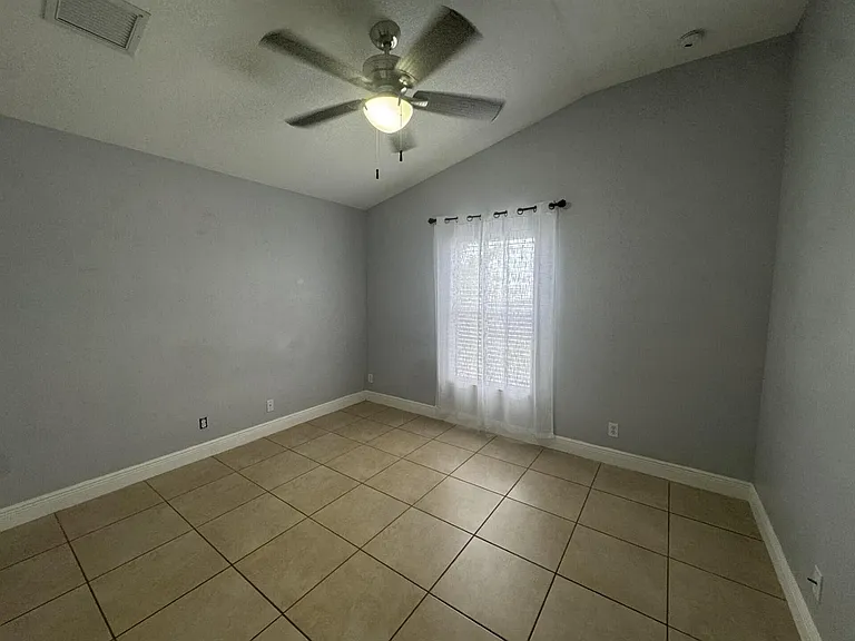 997 SW Hamberland Ave — Photo 21