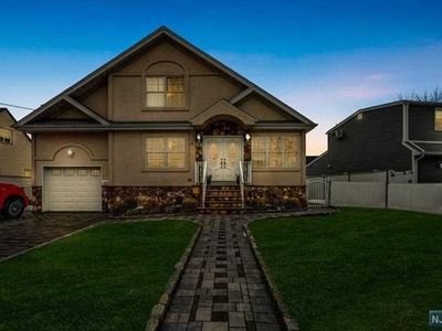 9 Edstan Dr, Moonachie, NJ, 07074