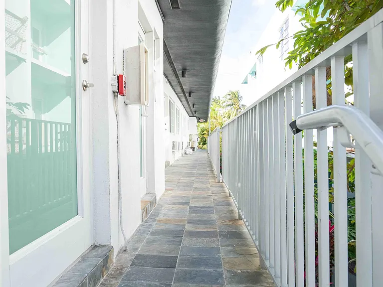 1120 Euclid Ave #6 — Photo 6