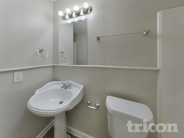 623 Walston Ln — Photo 18