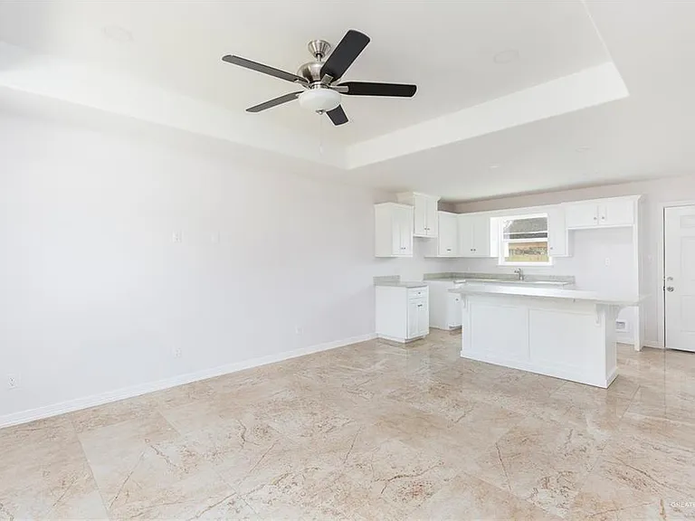 624 N Texas Ave — Photo 2