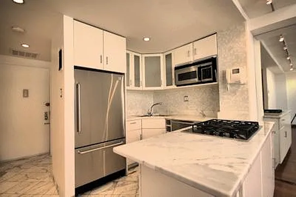 Rented by Kian Realty | media 21