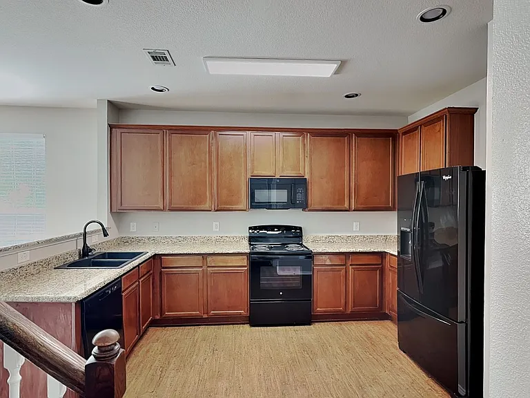 8453 Shallow Creek Dr — Photo 5
