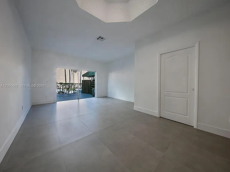 8260 NW 10th St #6 — Photo 8