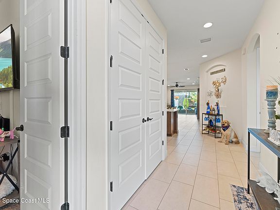 4th image of 8263 Loren Cove Dr