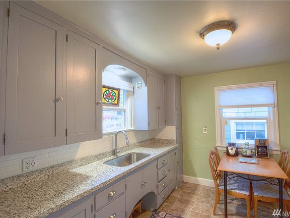 5th image of 1101 Ethridge Ave NE