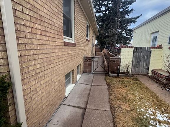 2nd image of 419 W 5th Ave #B