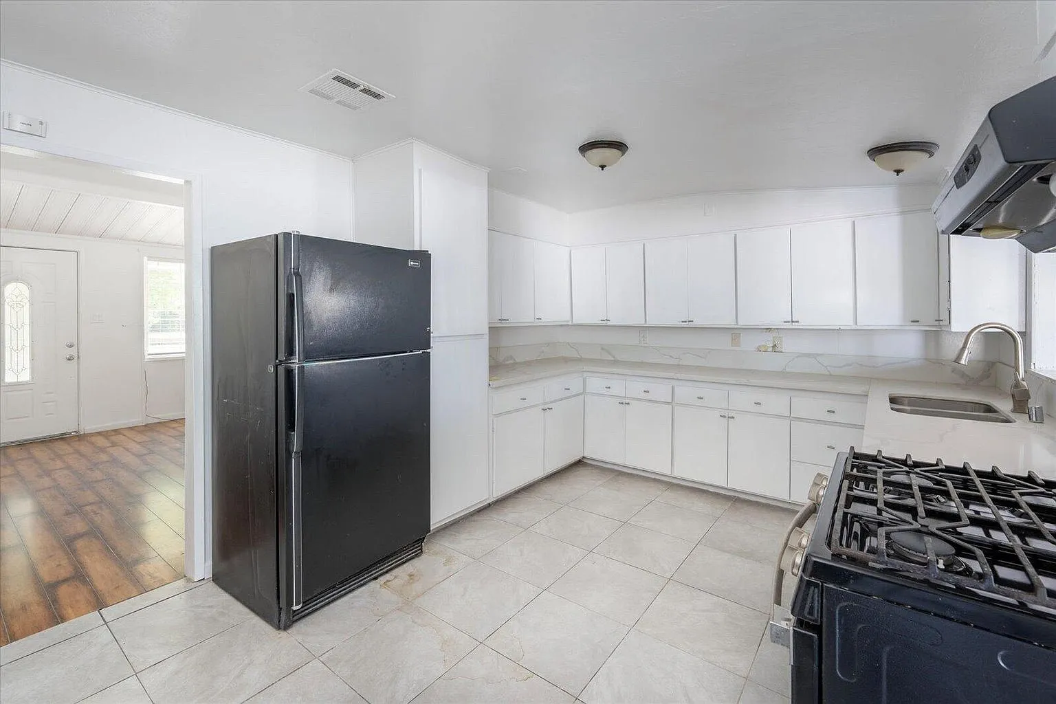 45503 Genoa Ave — Photo 4