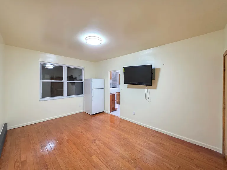 2629 Ocean Ave #2F — Photo 4