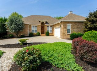 1009 Foxdale Dr, Maryville, TN 37803