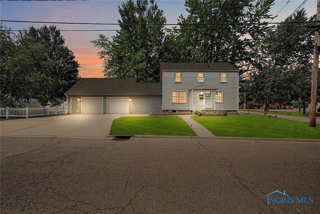451 Cedar St, Wauseon, OH 43567 Zillow